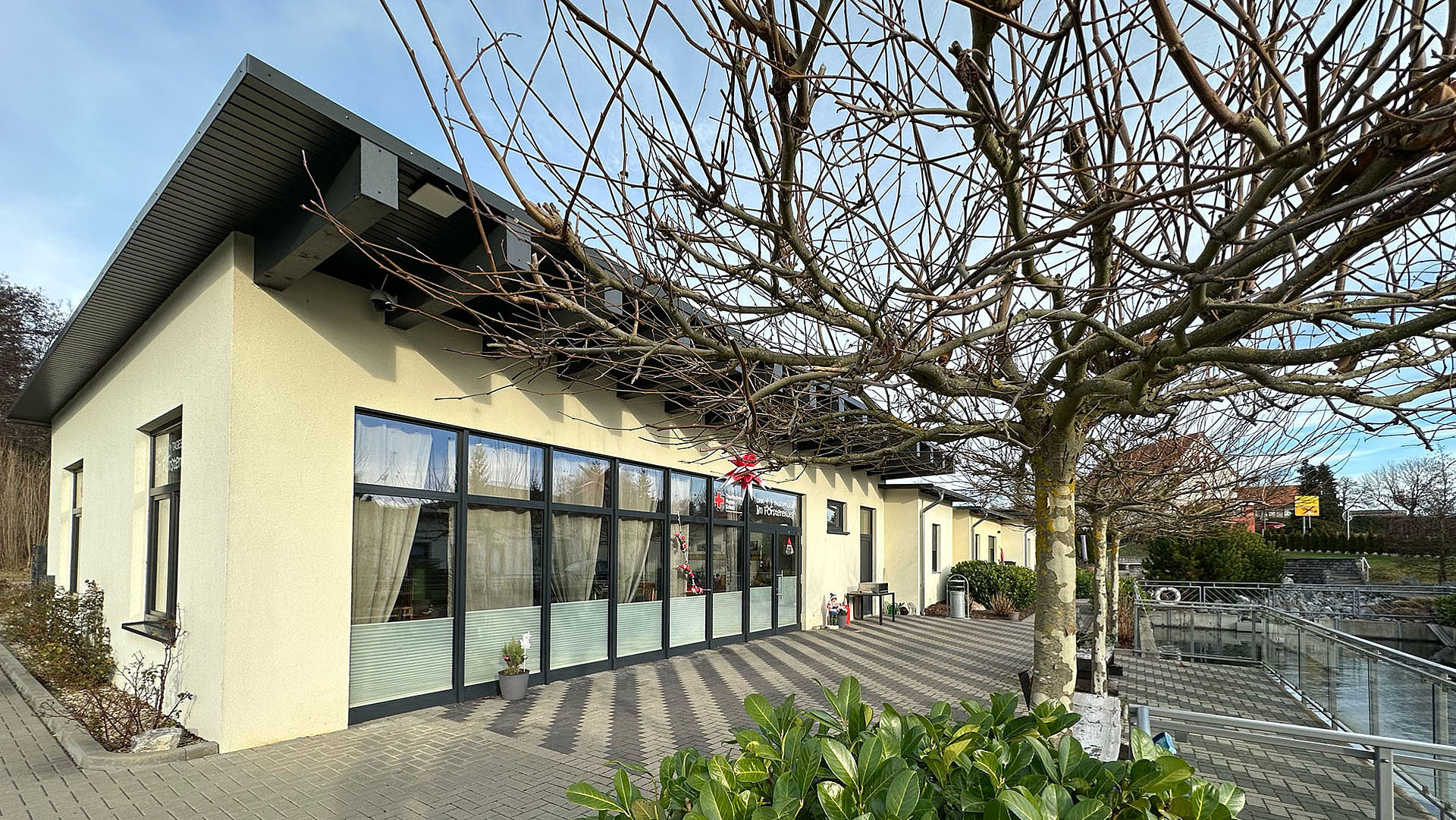 MultimediaHeader_Tagespflege_Foerstereiweg_HZG_3827 Blick auf das Gebäude der DRK-Tagespflege "Im Förstereiweg" in Harzgerode.
